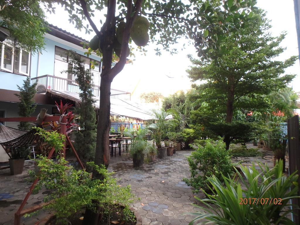 The Blue14 House Chiang Mai Lägenhet Exteriör bild