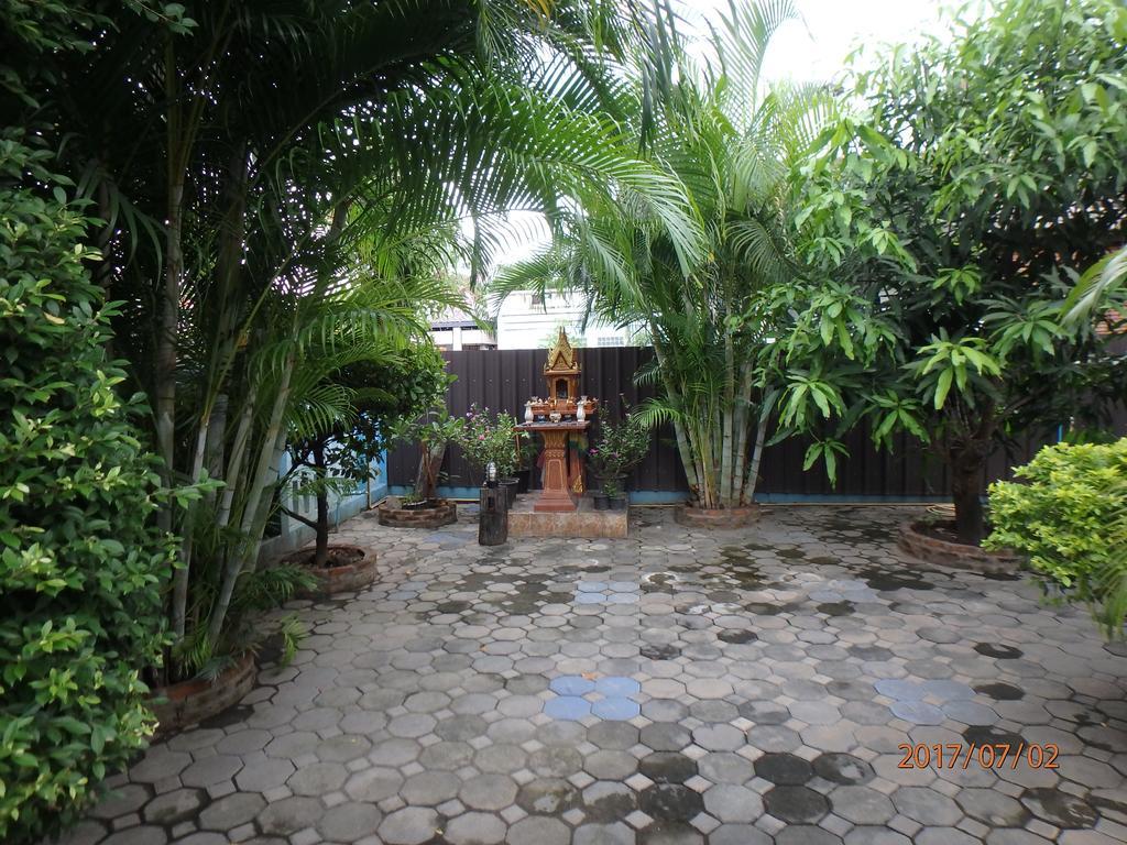 The Blue14 House Chiang Mai Lägenhet Exteriör bild